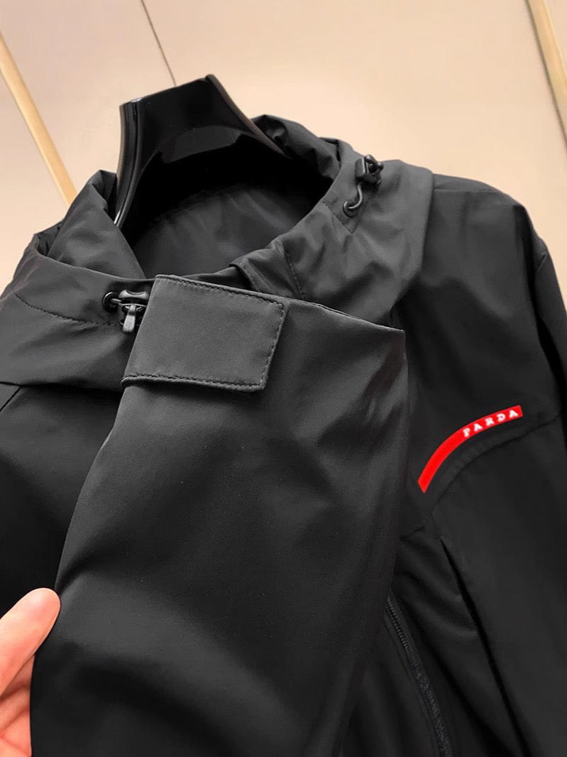 “P“ Windbreaker